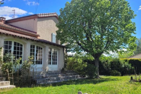 Villa familiale calme aux portes du Luberon
